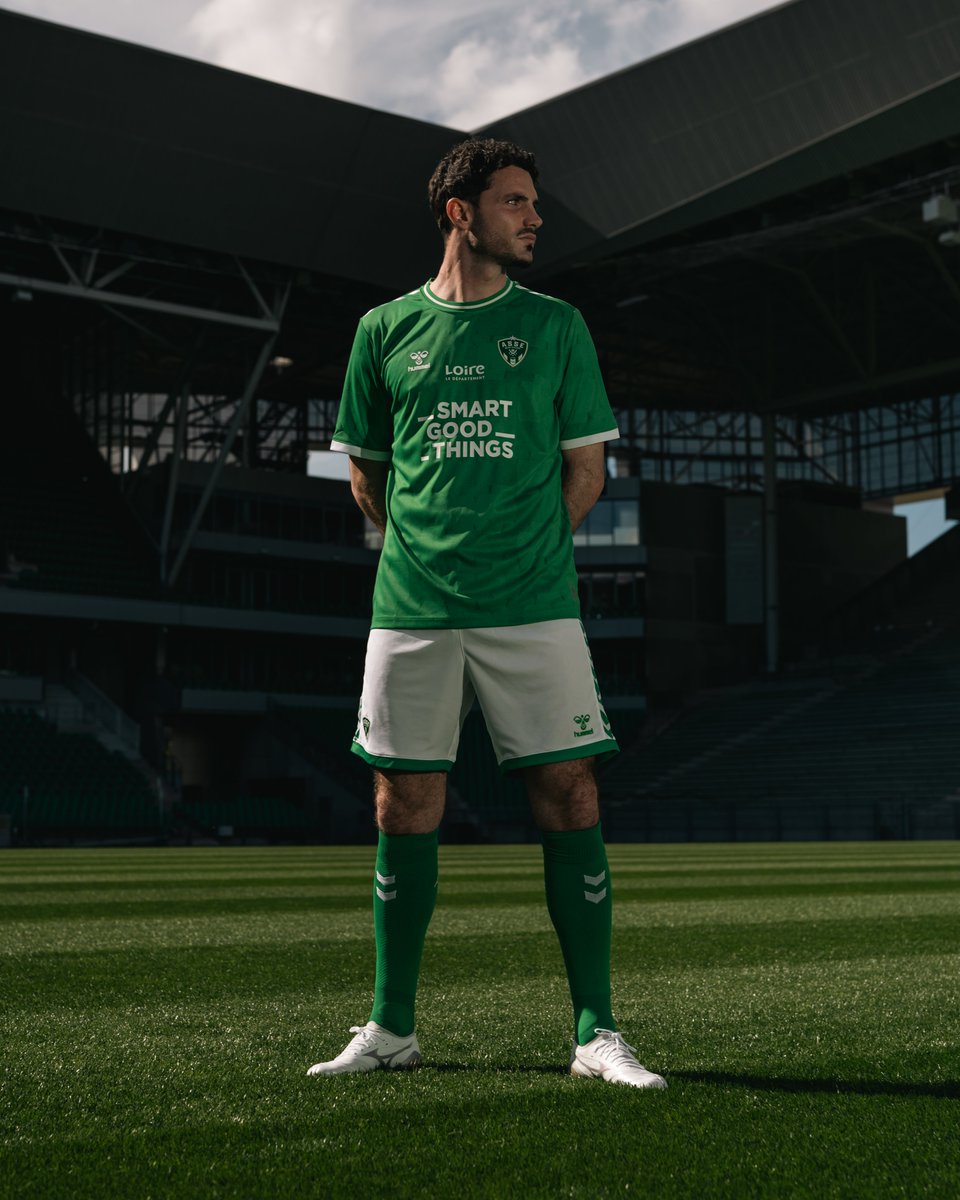 🎁 Pour être tout beau dès la reprise... On vous offre le nouveau maillot 𝗱𝗼𝗺𝗶𝗰𝗶𝗹𝗲 de nos Verts ! 💚 👋 Un follow pour @ASSEofficiel, un RT... et plus qu'à croiser les doigts !