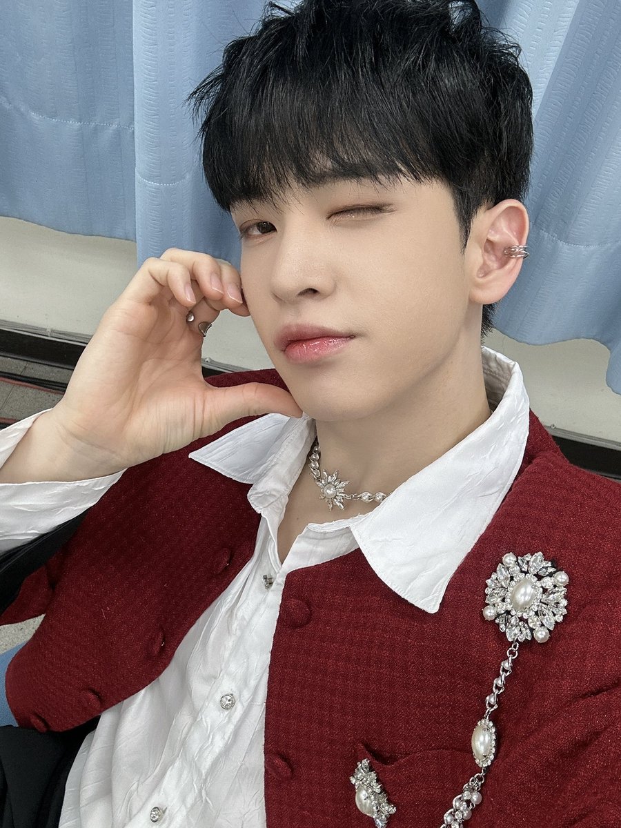 謝謝台北！你們最棒！👍
愛你喔～🥰 
下次也會想見你！😁😁
#ALLEN #앨런 #CRAVITY_1ST_WORLD_TOUR
#MASTERPIECE
#MASTERPIECE_IN_TAIPEI