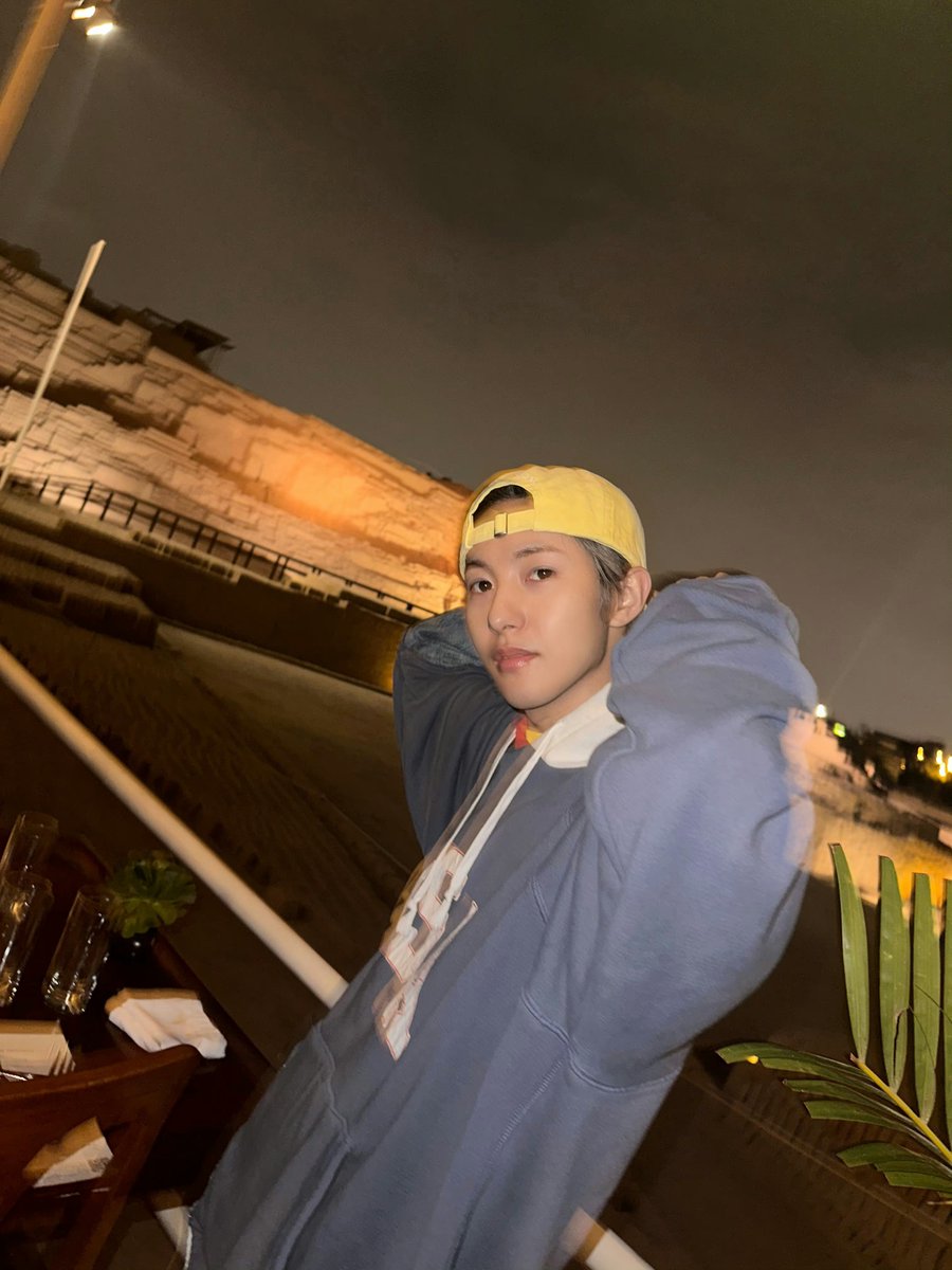 renjeonah's tweet photo. 230709 renjun weibo post
(better quality)

“✌️📷💥” https://t.co/lSnlDMkHxX