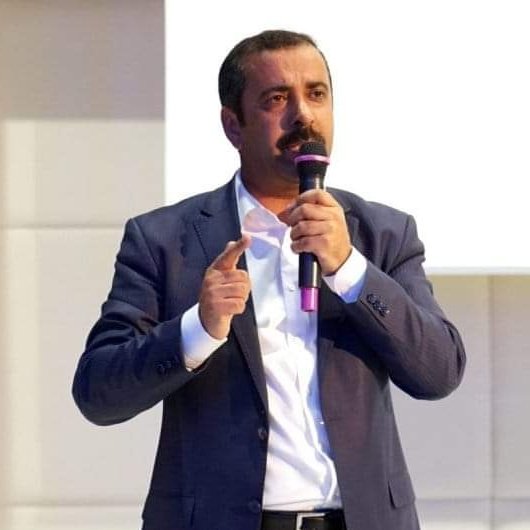 Sağlık çalışanları olarak hem çalışırken hem de emeklilikte insanca yaşamaya yetecek ücret istiyoruz. #SadakaDeğilZamİstiyoruz