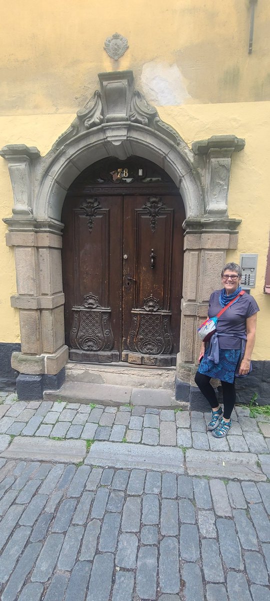 Hobletsonthego's tweet image. We spent our first full day in #Stockholm exploring Gamla Stan, the city&apos;s old quarter. We visited the Royal Palace including watching the changing of the guard.

#Sweden #travel #travelblogger #ilovetraveling #traveltribe #travelphotography #wanderlust #travelbloggerlife