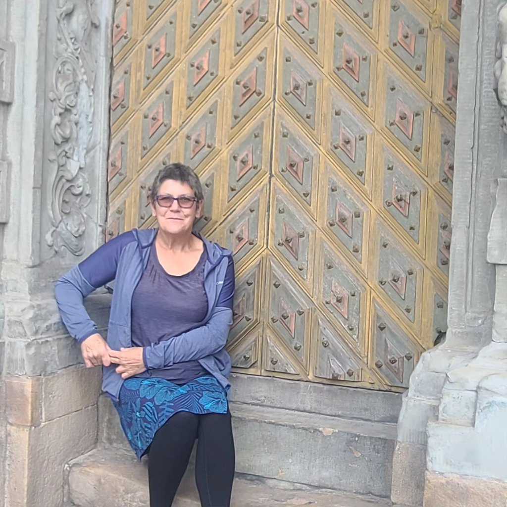 Hobletsonthego's tweet image. We spent our first full day in #Stockholm exploring Gamla Stan, the city&apos;s old quarter. We visited the Royal Palace including watching the changing of the guard.

#Sweden #travel #travelblogger #ilovetraveling #traveltribe #travelphotography #wanderlust #travelbloggerlife