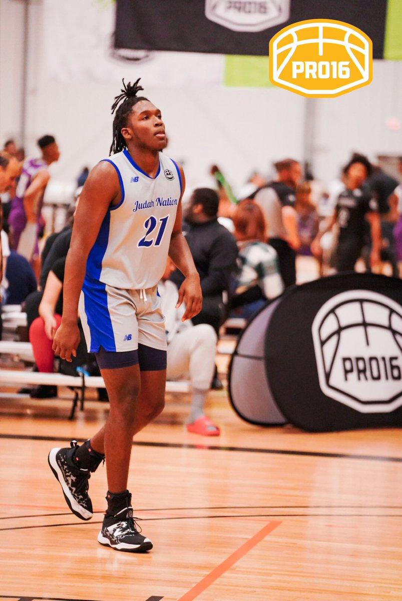 PRO16League's tweet image. Must see matchup this morning? The Florida battle in 17U of @1FamilyHoops and @TeamJudahNation. The college 👀 will be locked in. Both teams enter 2-0. 

10:35AM ✅