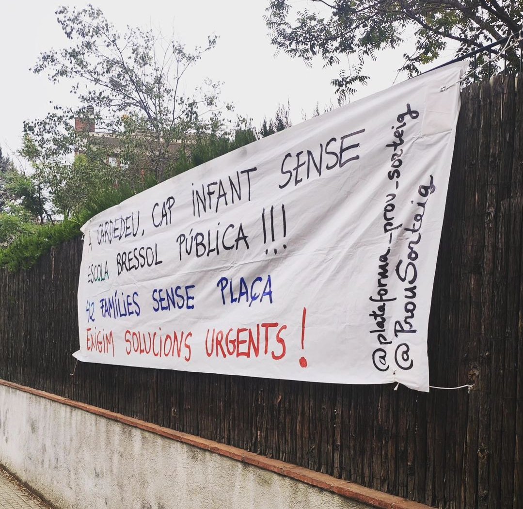ProuSorteig's tweet photo. @educaciocat Nosaltres continuem lluitant i seguim a sobre d'aquesta problemàtica per dues raons:

- Perquè @ajcardedeu compleixi amb els compromisos i apliqui solucions d'emergència per setembre! ✊🆘

- Perquè aquesta situaci�� no es torni a repetir MAI MÉS. Volem la 3a escola bressol! 🎒🏫 https://t.co/mM5v1Fc5yC