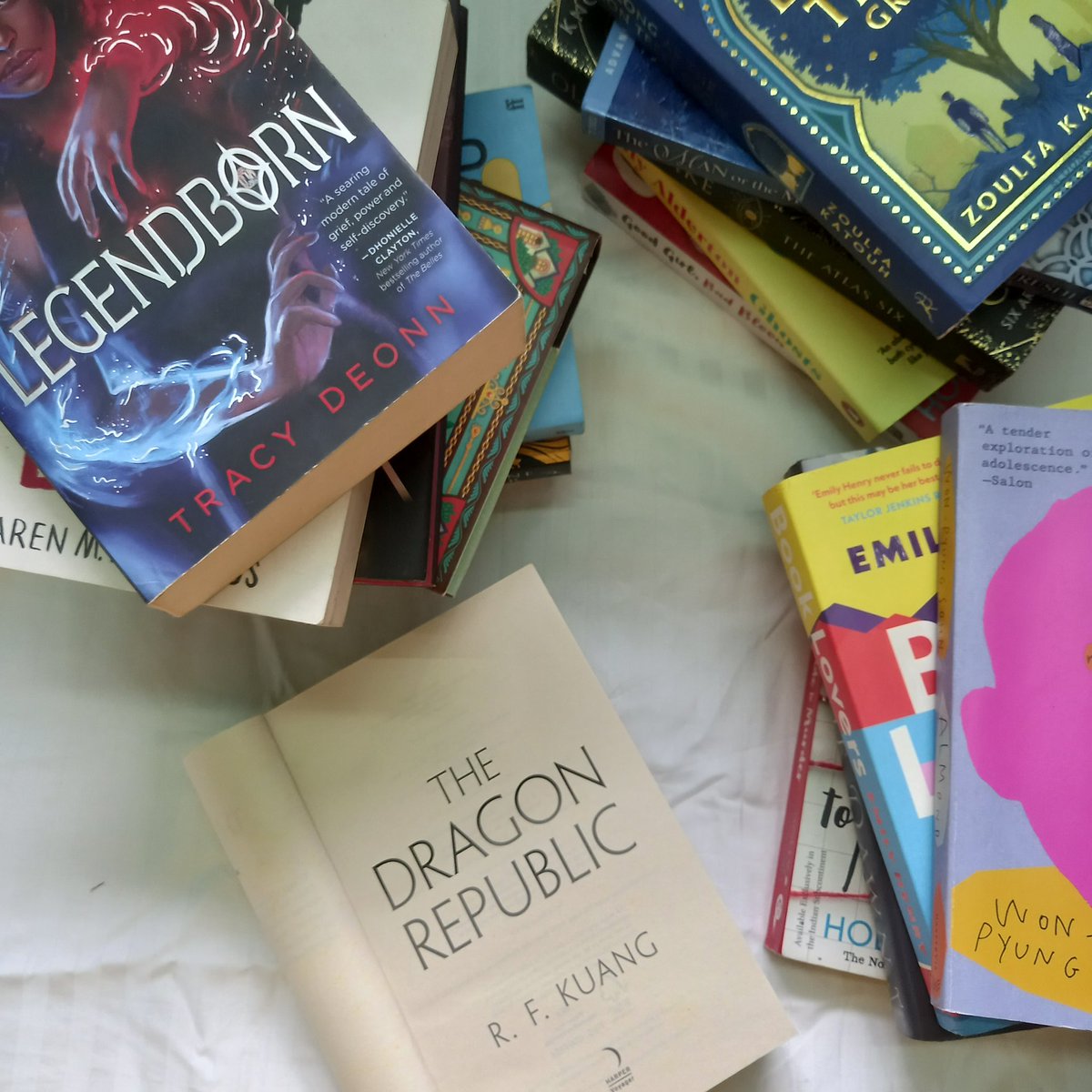 yourbookperson's tweet photo. book recs for armys <3 https://t.co/VeVtQPGftS