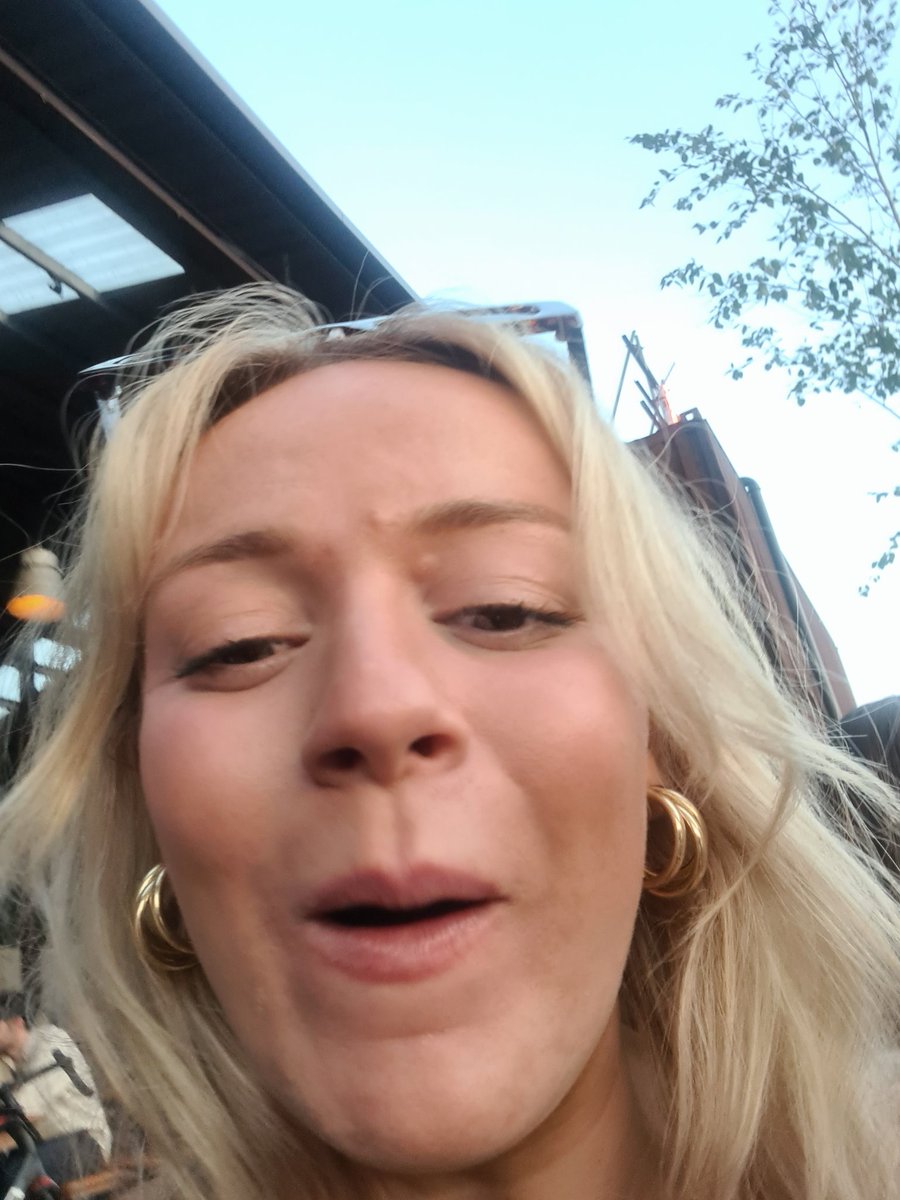 can't believe theres no photographic evidence of how nice i looked last night but there is this