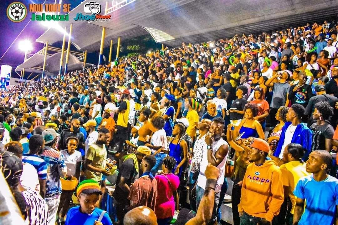 elysee_gontrand's tweet photo. #ParcSteThérèse: chanpyona vakans anpil mouvman @ZidorRichard rejwenn #Delmas60, @DieunouAltema pran tèt ekip Jérémie an, gwo sipriz la se retou ekip #MorneLazare nan konpetisyon sa. Ane a ekip #MorneHercule la AK #Juvenat fè fas ba. Épi #Désermithe ak #PortSalut nan StandBy. https://t.co/deSdBvdMwq
