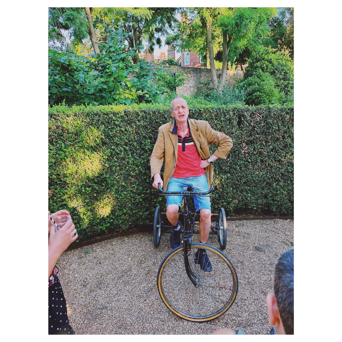 ArfurSmith's tweet photo. Today is Le tour de Balham https://t.co/p5SZ1jXfd8