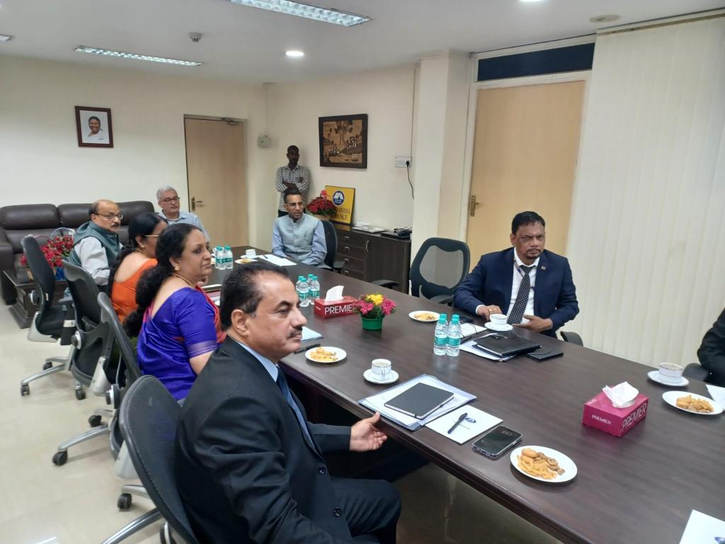 DFS_India's tweet photo. Dr. Vivek Joshi, Secretary, DFS today reviewed performance and functioning of United India Insurance @UnitedIndiaInsu at its headquarters in Chennai, Tamil Nadu. Various operational matters were discussed in the meeting. (1/2) https://t.co/aYMpVXJQv8