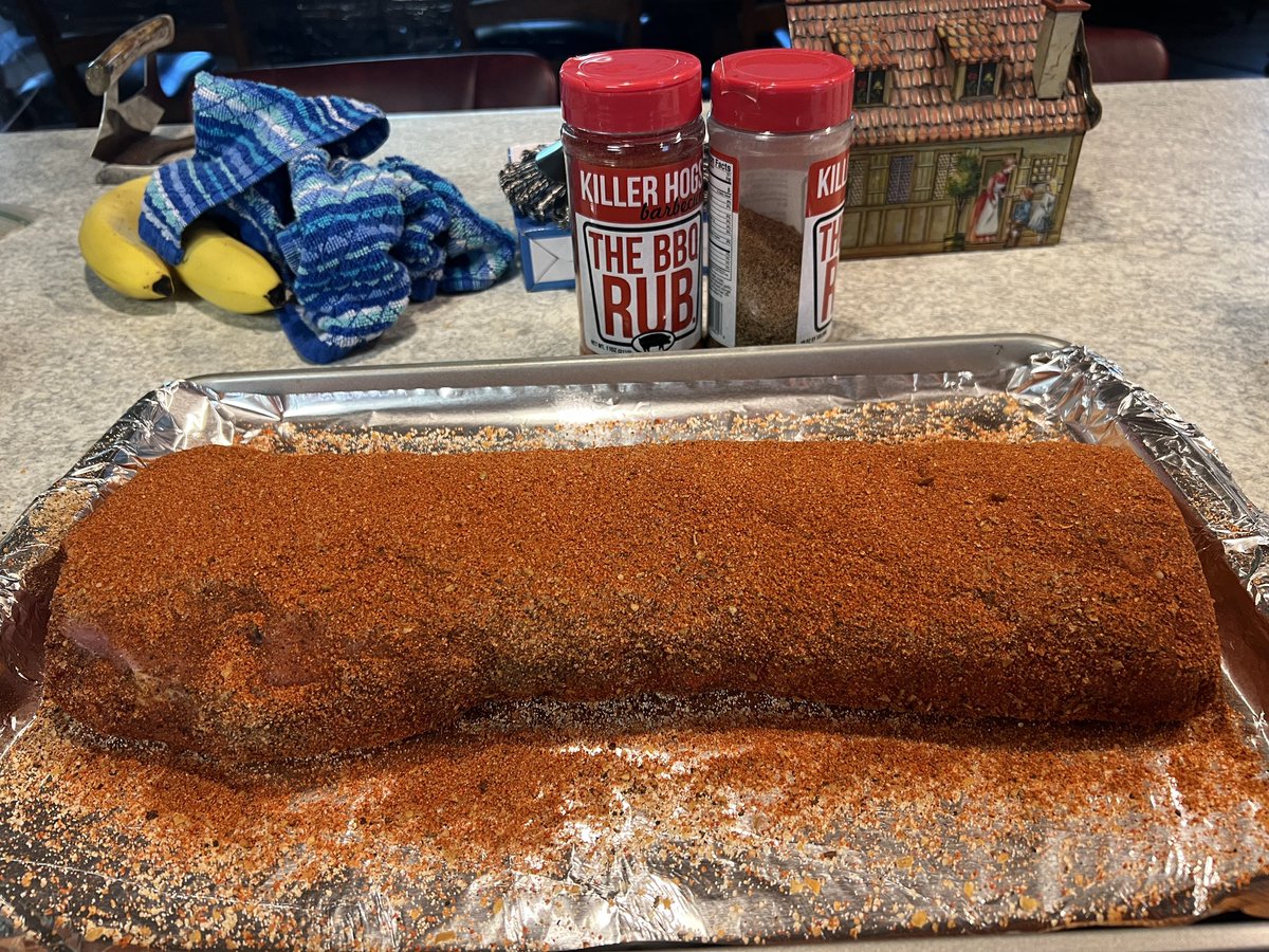 _Xuk_'s tweet photo. Pork loin seasoned with the best. Just waiting on the Pit Boss to get hot.
#porkloin #howtobbqright #pitboss https://t.co/TotwVRe4rx