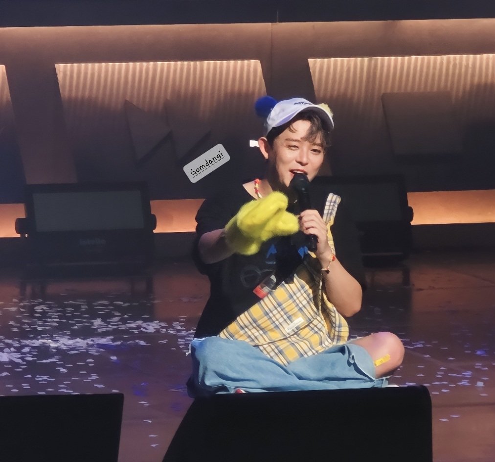 hotforever918's tweet photo. https://t.co/ZUDq8KldMW