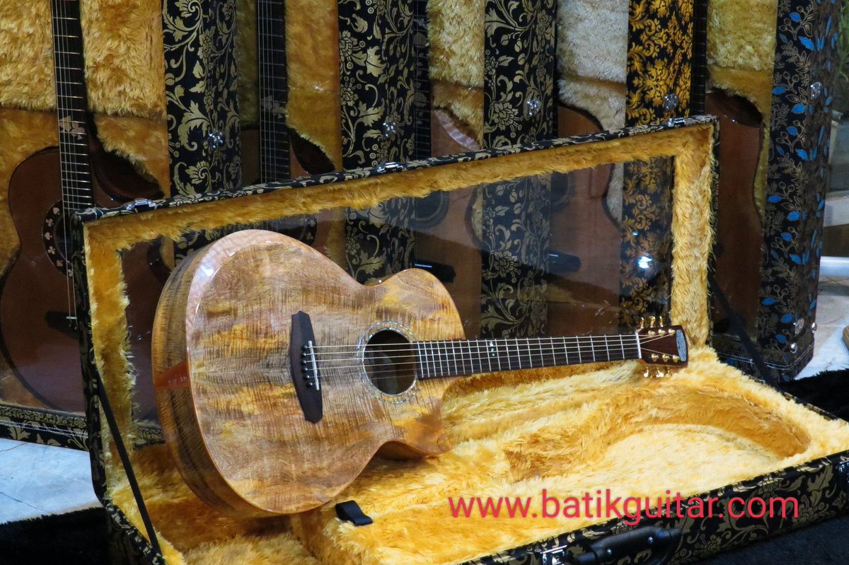 batikguitar's tweet photo. One of Exclusive Acoustic Guitar from Batiksoul Guitars.. 
Batiksoul Guitars OM-C  Flamed Mango Exclusive Model 2022 https://t.co/SGdGsePlx3 https://t.co/3e6x6eSS4T