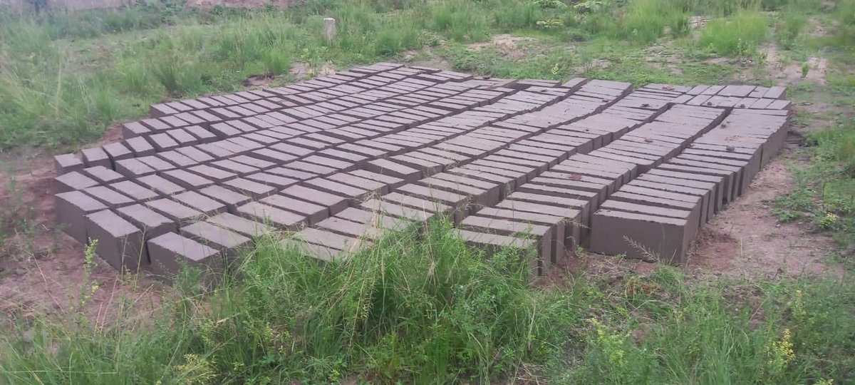 mansah's tweet photo. Land for sale
Location : Amasaman
Size.         : 100/70
With a 6ft space of land in front 
Call 0546078019 for more information. https://t.co/gcGEHNJvi5
