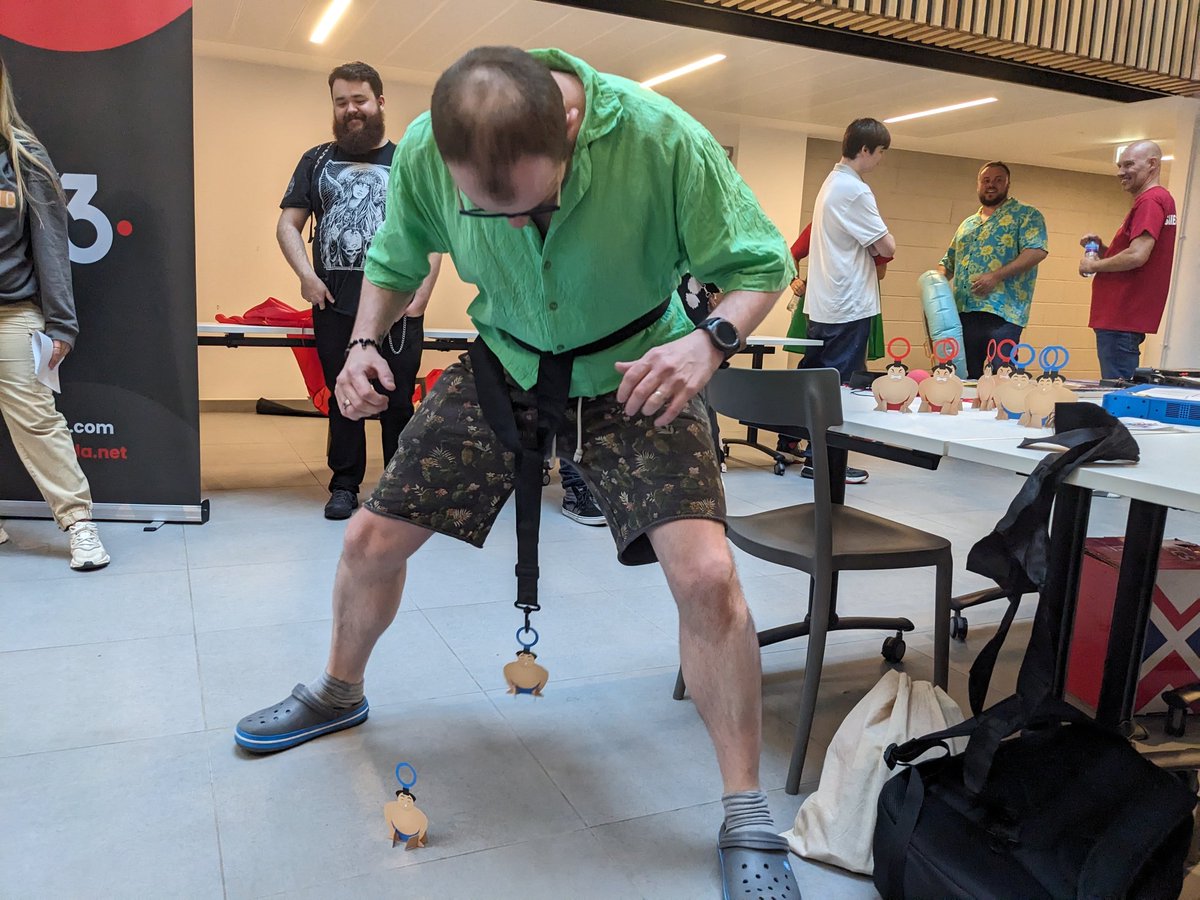 Steel_Con's tweet photo. Can you hook a sumo at the registration desk? https://t.co/iRN8CCyEsw