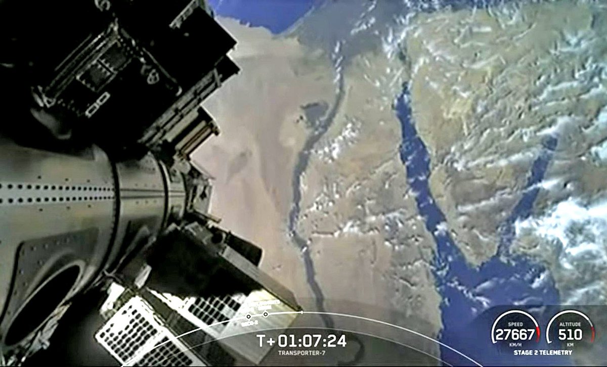 GeomaticsK's tweet image. بالتعاون مع شركة تحليل بيانات الفضاء السحابية سباير غلوبال Spire Global وشركة #SpaceX أطلقت جامعة الملك عبدالله للعلوم والتقنية #KAUST @KAUST_NewsAR بنجاح القمر الصناعي #6U 
يهدف القمر الصناعي إلى جمع بيانات عالية الجودة وعالية الدقة عبر النظم الإيكولوجية الأرضية والساحلية