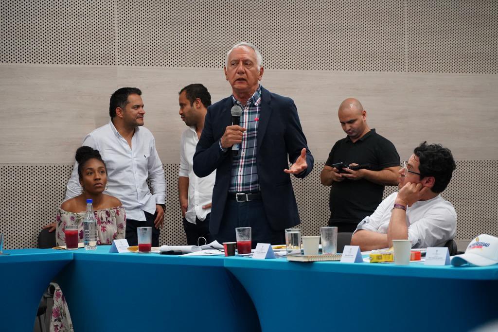 FranciaMarquezM's tweet photo. En el marco de la X Comisión de Seguimiento a los Acuerdos del Paro Cívico de #Buenaventura, cómo Gobierno Nacional se anunció:

✅ @MinSaludCol inversión superior a 26 mil millones de pesos para fortalecer infraestructura y atención primaria en salud para la comunidad.
👇🏿🧵 https://t.co/aUVJLjn4c7