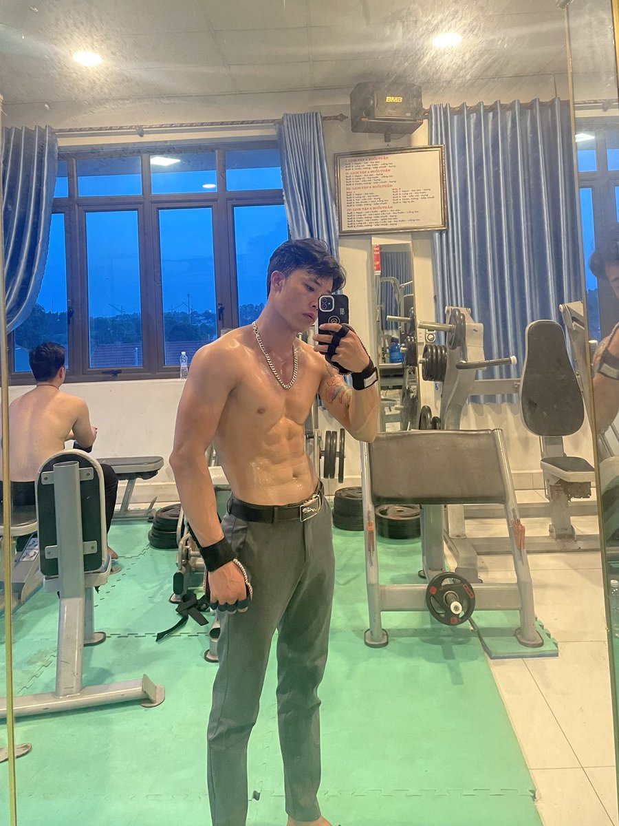 Thời tiết trái gió trở trời
Muốn được trái giới giở trò với em 🤭
