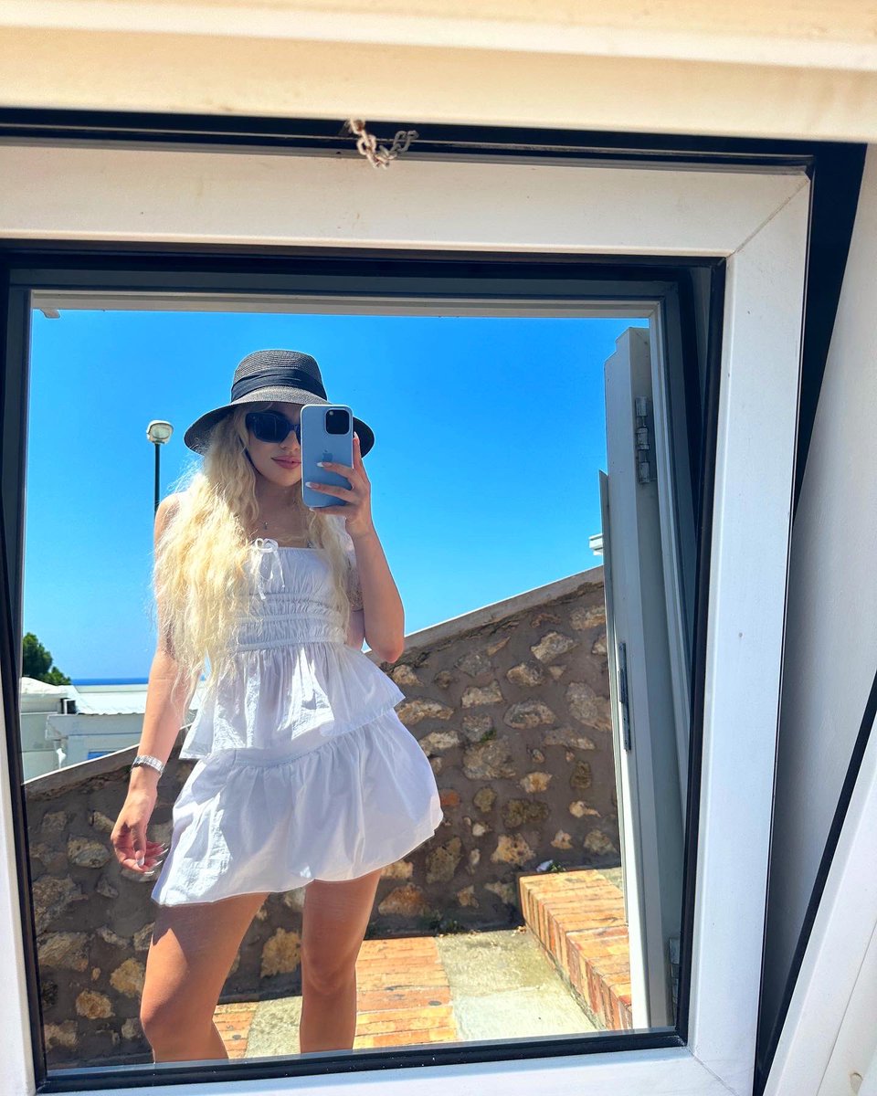 AvaMax tweet picture