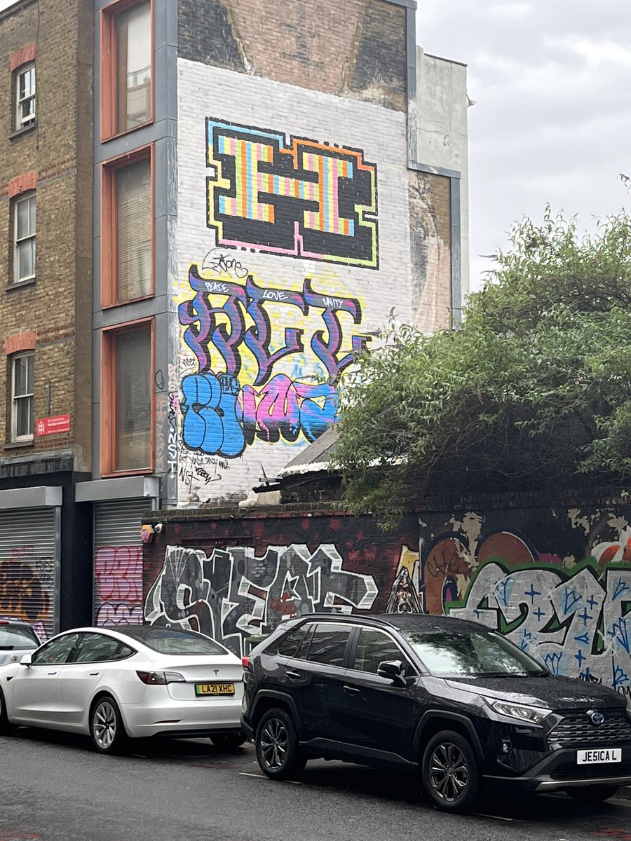 Deliveries in London today - conflicting styles of Canary Wharf  and Shoreditch but it’s the latter that has a true vibe and energy