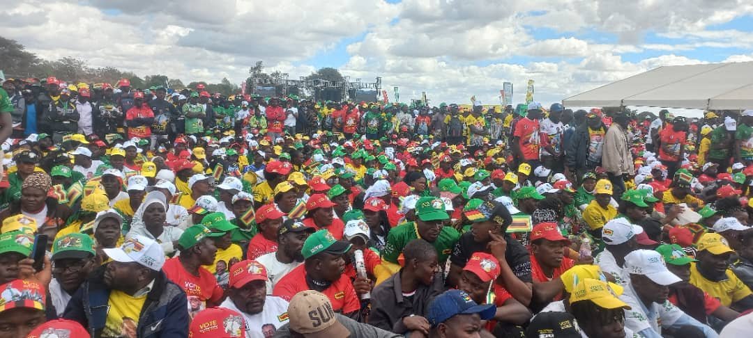 PaidamoyoMutsv1's tweet photo. "Sanctions will not deter us from building our nation. Our God given resources coupled with hard work will see us grow our economy as we already are doing in the face of our enemies," President
@edmnangagwa
#EDhasMostVotes https://t.co/YcZy4SuiS9