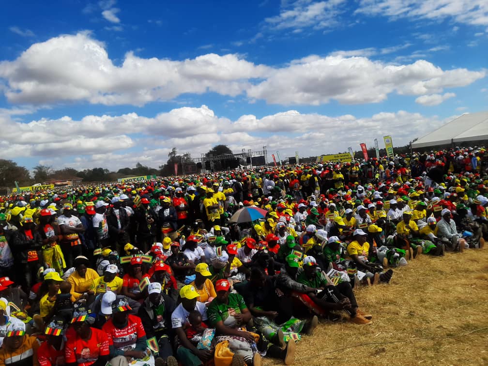 PaidamoyoMutsv1's tweet photo. "Sanctions will not deter us from building our nation. Our God given resources coupled with hard work will see us grow our economy as we already are doing in the face of our enemies," President
@edmnangagwa
#EDhasMostVotes https://t.co/YcZy4SuiS9