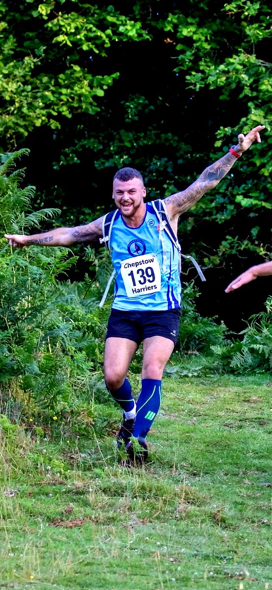 ryan_martin1991's tweet photo. Some cracking photos from Thursdays race , at the 6 mile Tintern Trot trail race #crowbot #team #fairwaterunners #trailrace https://t.co/YQLmvLI8p4