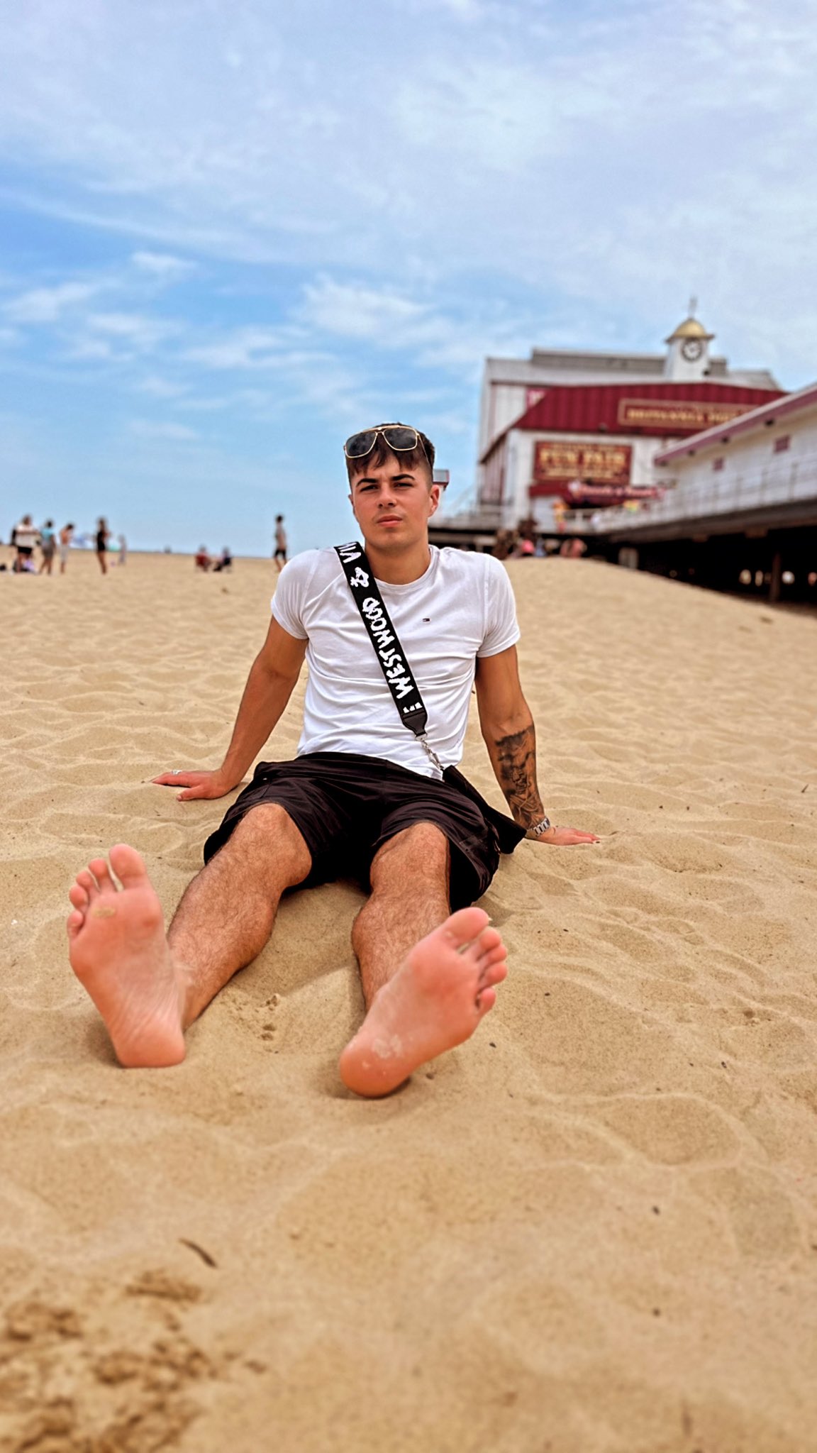 Bigzee😈 (Top6%) 60% off‼️ on Twitter: "Rt if you would join me on the beach😜😈 https://t.co