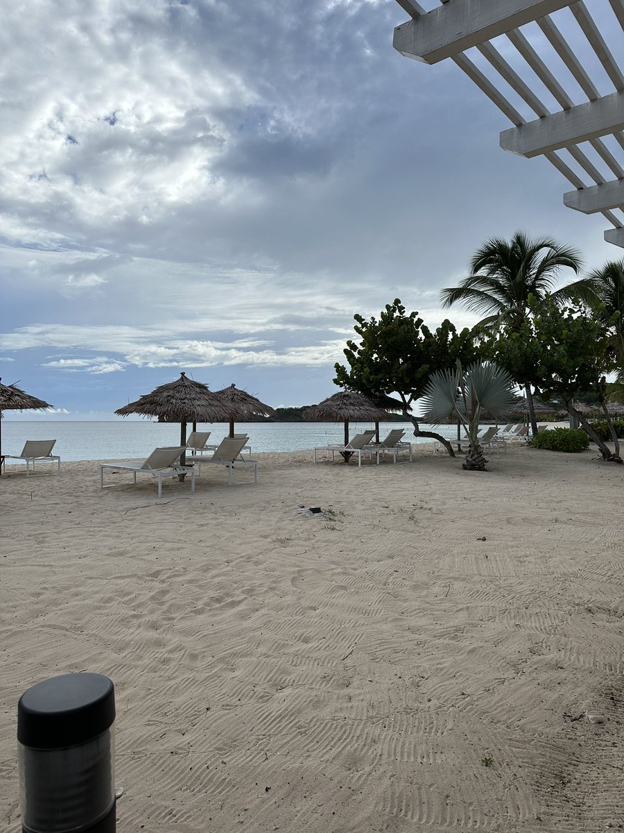 Experiencing Unseen Beauty 🌅
Blind yet captivated, I feel nature's charm 🌾🏖️
Toes sinking, breeze kissing, hair dancing 😂🌬️
Salty scent, rhythmic waves, swaying palms 🌴🌊
Appreciating beauty through senses 💖📸
#BlindlyRoamingAntigua #BlindTravel #TravelBlog #DisabledTravel