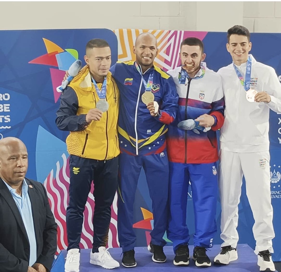 ANDRESMADERA's tweet photo. Mi visión es solo una ! 🇻🇪
Campeón de los Juegos Centro Americanos y del Caribe 2023 https://t.co/G0lb2K9u1t