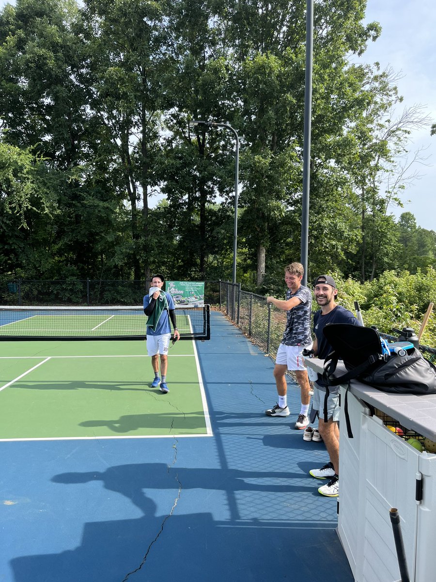 “Let me get a pic for twitter” - me 
<a href="/CollinShick/">Collin Shick</a> <a href="/jimdobran/">Jim Dobran</a> #grinding #sweating #marytodddinkin