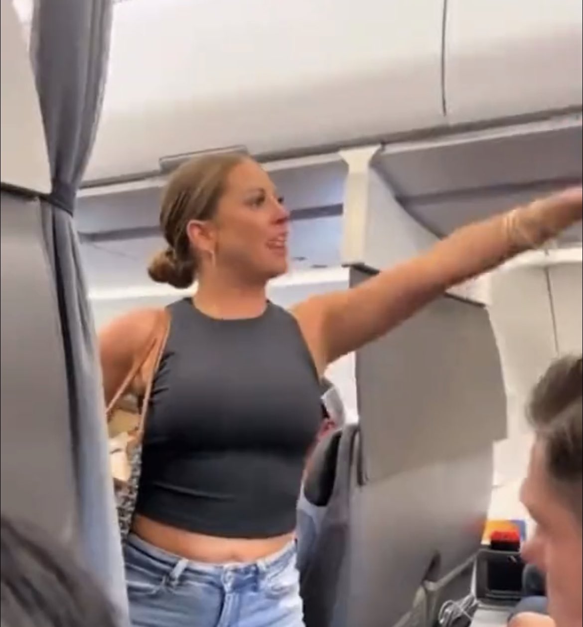 🇬🇹⚜️ on Twitter "When I end up with mystery bruises on my thighs