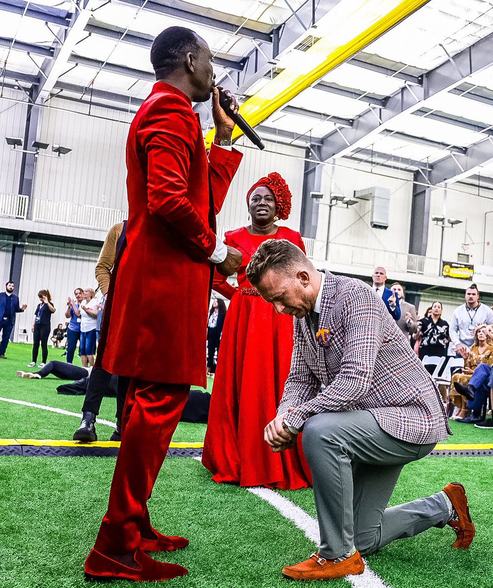 JDShuttlesworth's tweet photo. “For I long to see you, that I may impart unto you some spiritual gift, to the end ye may be established;”
-Romans 1:11

Thank you, @drpaulenenche  ❤️🙏🔥 https://t.co/vGtuUajwQP