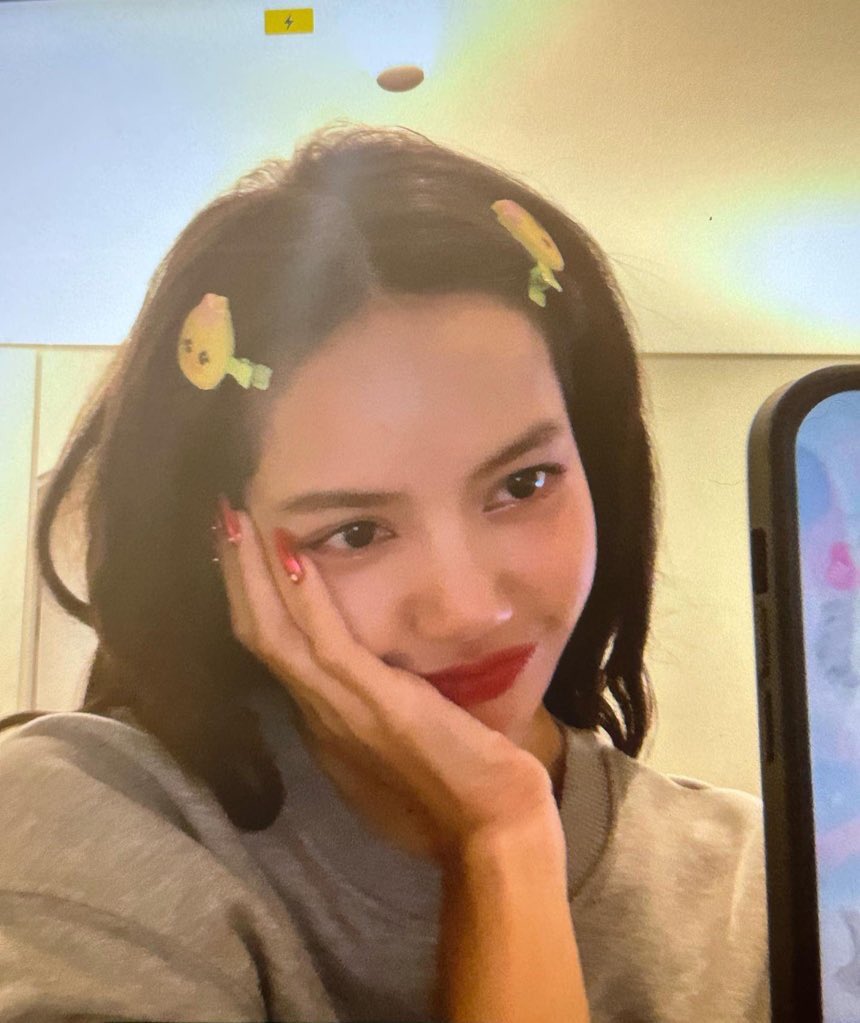 lisrenefeed's tweet photo. https://t.co/7aoi3YZbUx