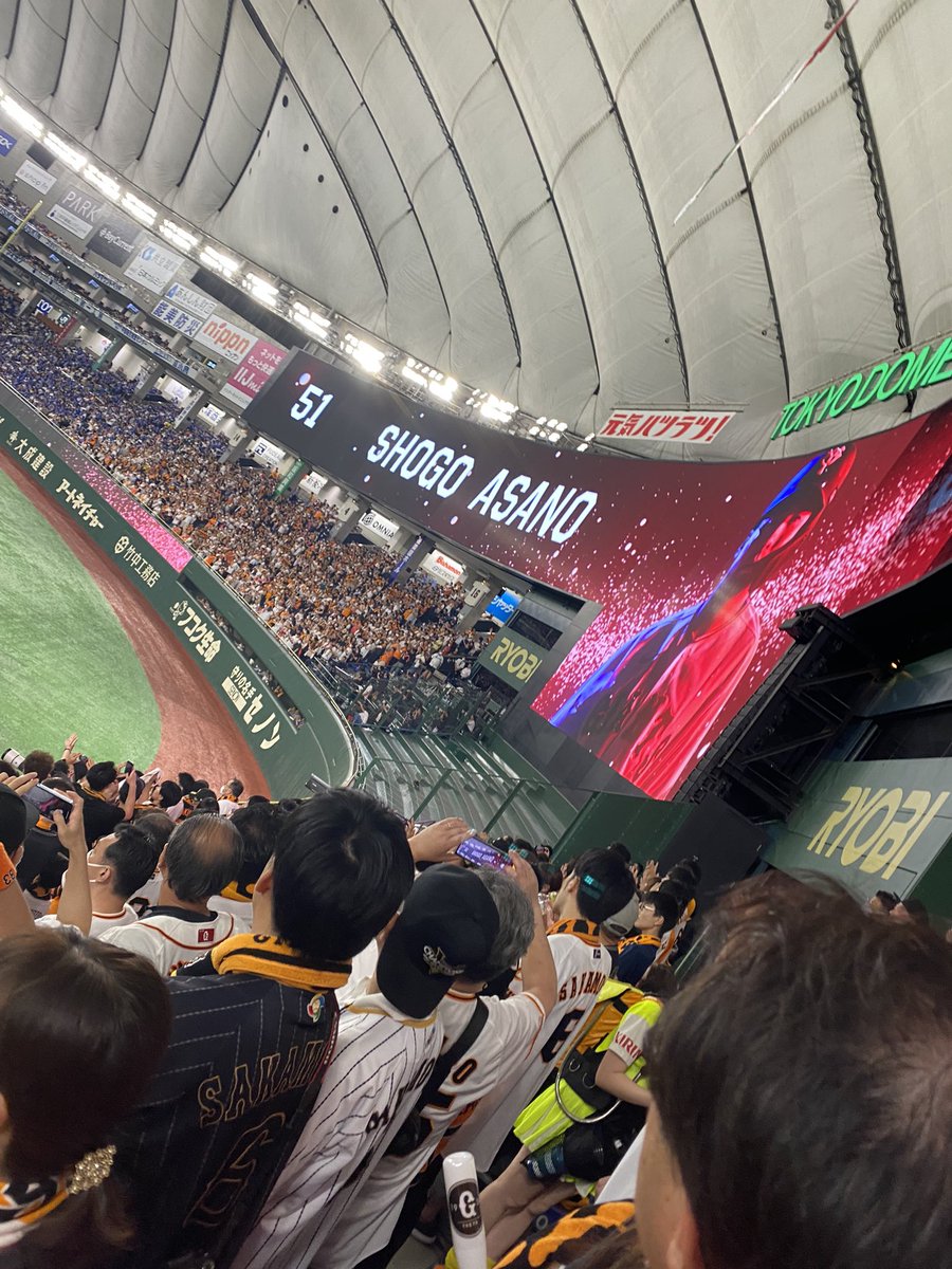 dr3giants's tweet photo. うさほー🐰
打ちまくりの完封で快勝✌️
尚輝は久々に好守に巧打🦊
貴重な2点タイムリーは痺ました
現地に行く時は毎度活躍してくれるので出来る限り参戦したい。
それと浅野の初出場&amp;初打席&amp;ズッコケ観れ��のは一生の思い出😂
＃giants
＃吉川尚輝
＃尚輝たまらん
＃菅野智之
＃中田翔
＃浅野翔吾 https://t.co/2UhdwnA6yT