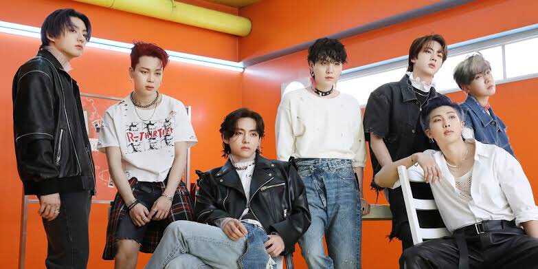 kchartsmaster's tweet image. 2 years ago today, BTS released “Permission to Dance”.