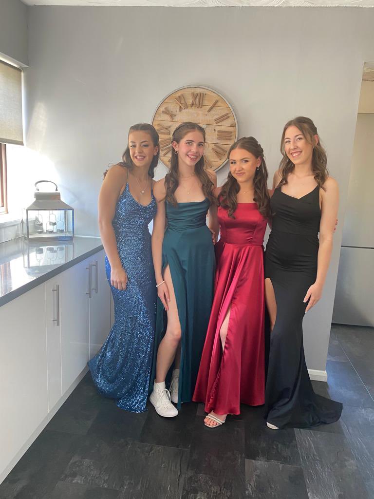 anijahcummings's tweet photo. Thankyou @WhitmoreHigh! It’s been a blast. See you next year ❤️ @ArtsWhitmore @MrsThomasMFL @WHSdog @WHSProgress @MissThorngate @MissPalmizi @EthosValuesPHS https://t.co/JtTfkHlOkM