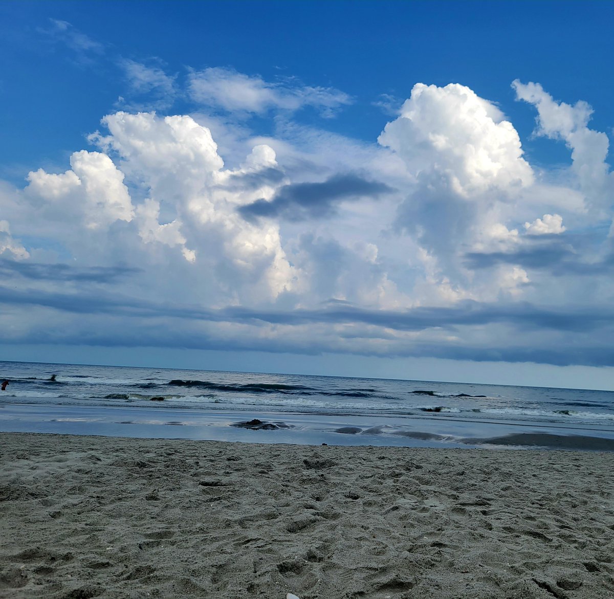 DartezKendra's tweet photo. Goodbye #NorthMyrtle! Family memories made of fun in the sun and fantastic beach times! #northmyrtle #myrtlebeach #beachlife https://t.co/VEFzCrgW80