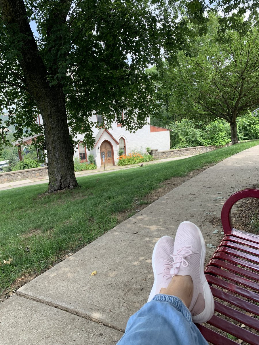 GildaHaddock1's tweet photo. Happy Saturday! Just chilling! #peekskillnewyork #everybodyiswalking https://t.co/TkKADY9PMx