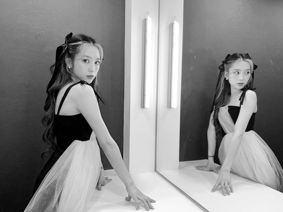 __ruedukan's tweet photo. DARK AS AN ETERNITY, PLEASE LOOK DEEPLY INTO MY EYES 🩶

ー；PHIPHATSORN H4LL

PHOTO BY : @thdeqinvein_ 

#BackInTime_LastDayPartyLPPU https://t.co/3qg5OMnduo