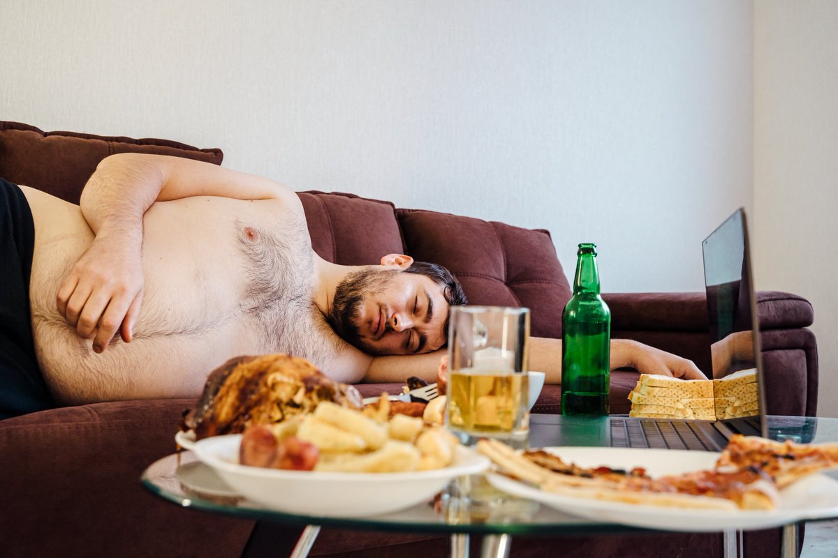 thecolinmatson's tweet photo. Obesity will send 40% of people to an early grave.

This figure is rising rapidly...

The weird part?

95% of obese people have dieted multiple times. 

If you need to lose weight for good, a new “diet” is NOT the answer. 

Try this instead 🧵 https://t.co/4sSNB5IdPh