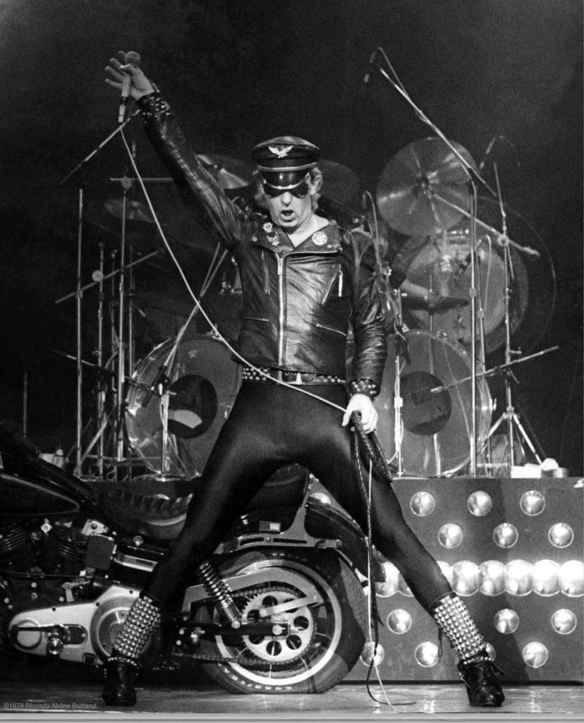 OurHalford's tweet photo. Fuck me if he isn't the fucking best.
#halford #judaspriest #fight #2wo #robhalford #nuestrohalford #metal #heavymetal #metalgod https://t.co/IHIG6RcZq1