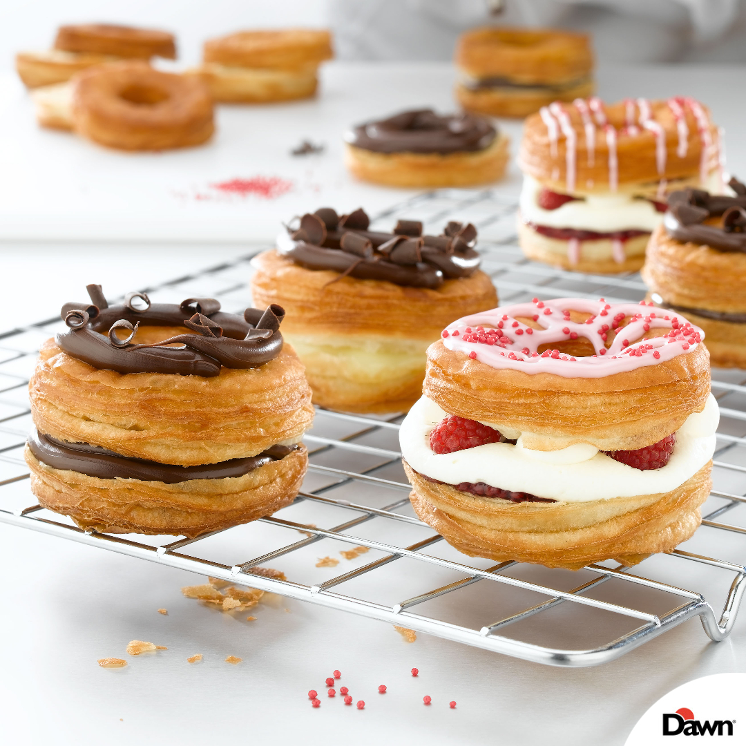 DawnFoodsUK's tweet photo. Limited edition bakes are a great way to test out new and exciting flavours to attract younger consumers. Experiment with flavour, texture and format, like with these
#genz #bakerytrends #yourpartner #bakeryinnovation #limitededition #creativebakes #hybridbakes #bakeryinspiration https://t.co/oV76FBrK6O