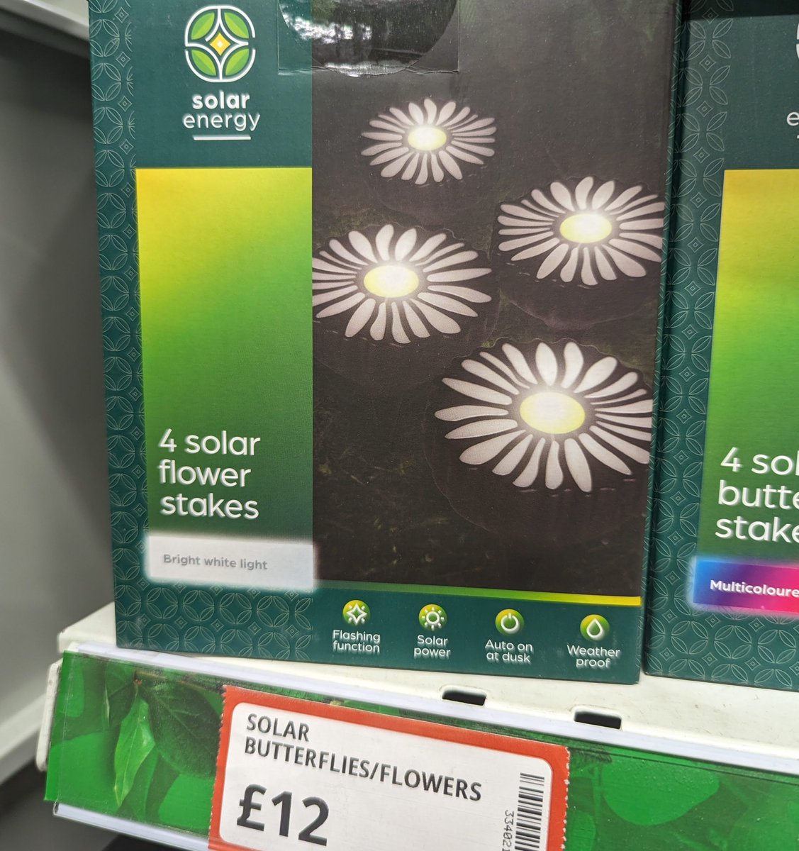 AlhambraCentre's tweet image. Brighten your nights and make your outdoor space extra cosy with @Poundstretcher1's array of solar-powered outdoor lights ✨🌟

Flower 🌼 dragonfly 🦋 moon and star🌙⭐ which do you like? 🤔 We love them all!

#Poundstretcher #Gardening #SolarLights #GardenLights