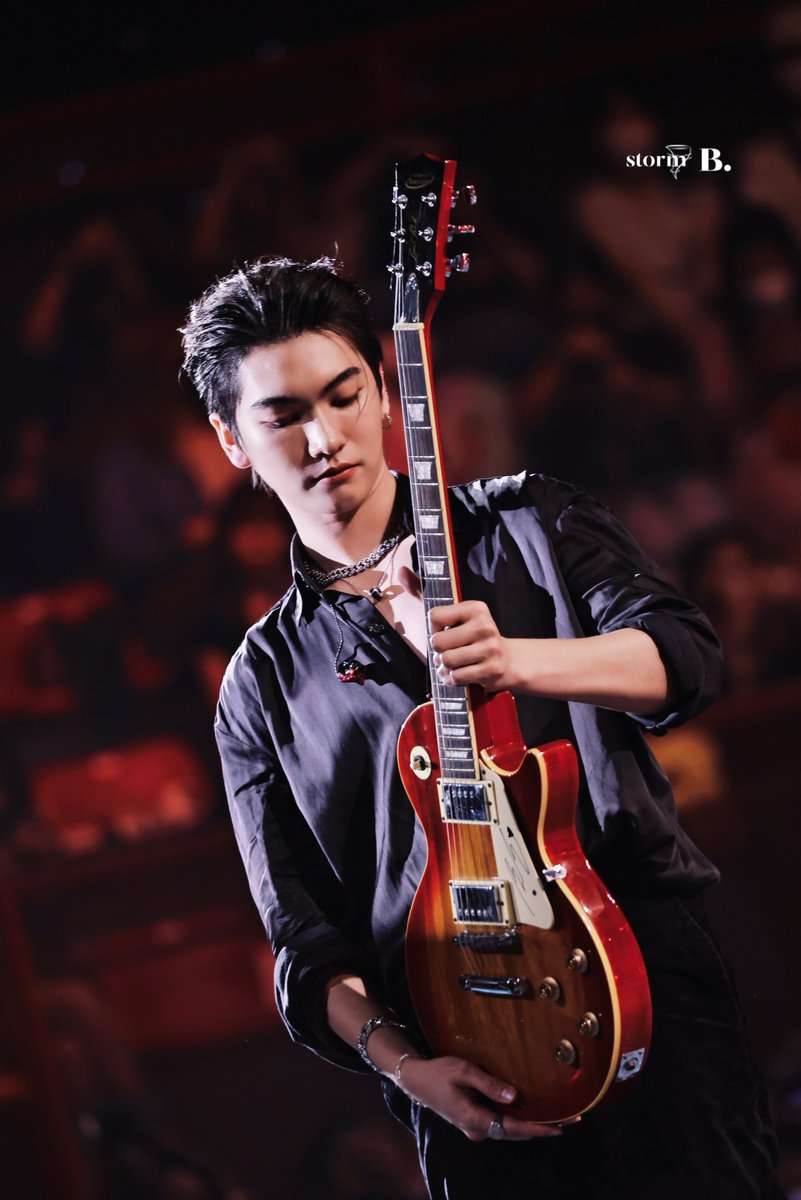 storm_b0706's tweet photo. คอดเท่เลย❤️🖤

 #BeTheBossWorld1stBD
@Bossckm_ https://t.co/jpDNH2NxSe