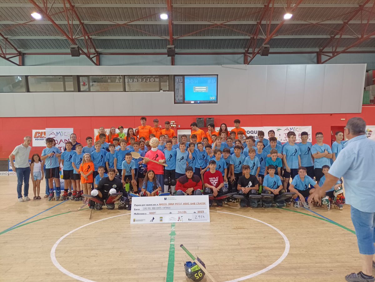 Moltes gràcies a les estades solidàries d'#hoquei de Mollerussa, que han recaptat 2.914€. 
El club hoquei Mollerussa i en Marc Gual sempre donant suport a la recerca en #càncerinfantil!

#stickcontent ☺️ #stickcontenta #JoanPetitNensAmbCàncer