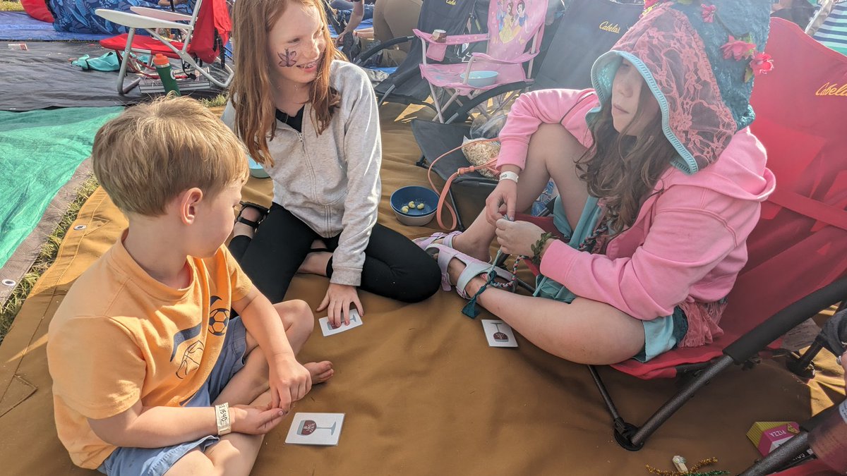CopyCody's tweet image. At @Winnipegfolk Main Stage last night for the Adia Victoria Fruit Bats, Rufus Wainwright and Emmy Lou Harris! In Vino Morte from @buttonshy  was the Perfect game to keep everyone of all ages busy! #FolkFestHappy