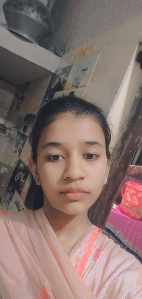 AqibAns37282608's tweet photo. चाहत परवीन उम्र 15 वर्ष पिता मो सुल्तान ग्राम खरखार थाना नवलशाही जिला कोडरमा निवासी बच्ची आज सुबह स्कूल के लिए निकली और स्कूल नही पहुंची सुबह से लापता है परिजन परेशान है इसकी खोजबीन करने मे मदद करें 7868913030,9801701786
@spkoderma1 @ChampaiSoren @BhoktaSatyanand @HemantSorenJMM https://t.co/PzsFUHNBXH