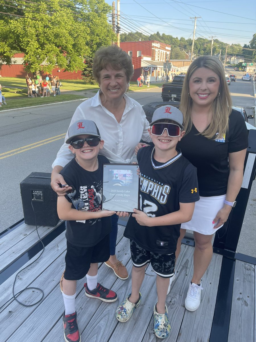 LindsayWFMJ's tweet photo. Sandy Lake Fun Days weekend is in full swing! Thank you for inviting me to host the Firemanβs parade last night to kick it all off! ππ
More than 200 people came out on a beautiful night! #sandylake #mercerpa https://t.co/pqJOEoi26P