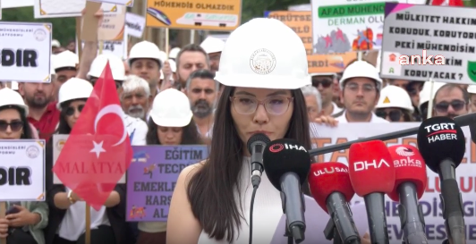 yirmiucderece's tweet photo. 📍Amiri oldukları personelden daha az maaş alan kamuda çalışan mühendis, mimar ve şehir plancıları maaşlarının arttırılması ve özlük haklarının iyileştirilmesi talebiyle bugün Ankara Anıtpark’ta bir araya geldi. https://t.co/p27CsVWlGz