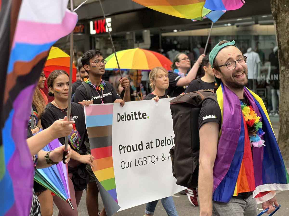 I didn’t manage to get to Bristol to step out with everyone but my support is as strong as ever.
#ProudAtDeloitte #DeloitteSW
@DeloitteProud 🏳️‍🌈🏳️‍⚧️🏳️‍🌈🏳️‍⚧️

PS - thank you to the lovely Mateusz for understanding.